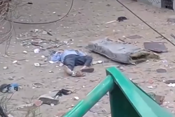 İsrail ordusu Güney Lübnan'da camiyi vurdu