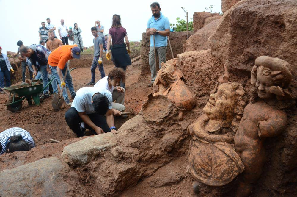 Ordu Kurul Kalesi'nde Tarih Fışkırdı: Kazılarda 2000 Eser Ortaya Çıktı