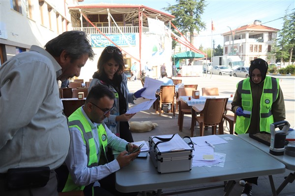 Mobil Cihaz ile Toprak Analizi hizmeti Beylikova'da gerçekleştirildi