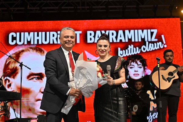Muratpaşa'da Cumhuriyet Bayramı kutlamaları başladı