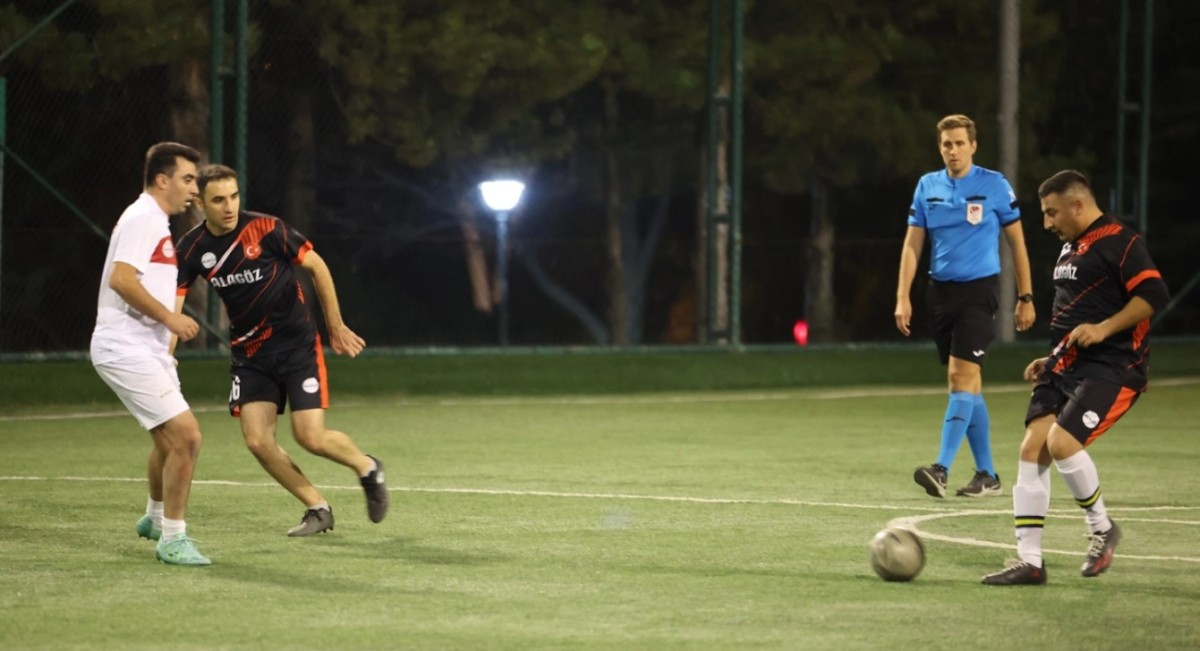 TBMM Personeli İçin Bir Ay Sürecek Futbol Turnuvası Başladı