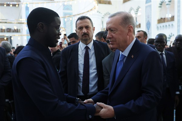 Erdoğan, cuma namazını Senegal Cumhurbaşkanı Faye ile Büyük Çamlıca Camii'nde kıldı