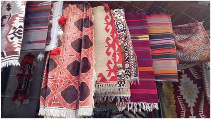 Diyarbakır'da yöresel kilim işçiliği