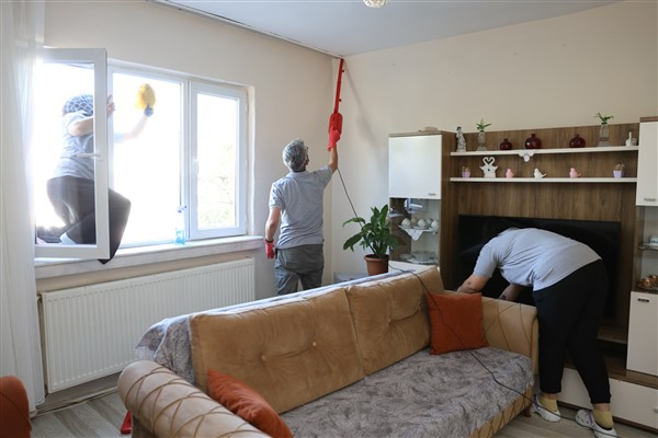 Eskişehir Büyükşehir, ″Evde temizlik” hizmetini sürdürüyor