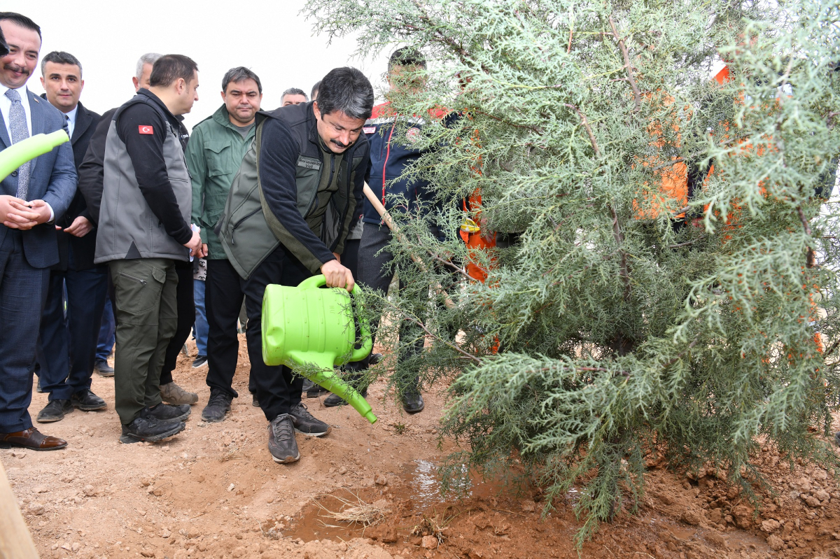 Kırşehir'de fidanlar toprakla buluştu