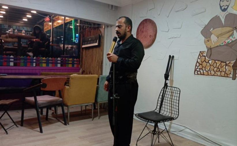 Diyarbakır'da stand-up ve müzik gösterisi ilgi topladı