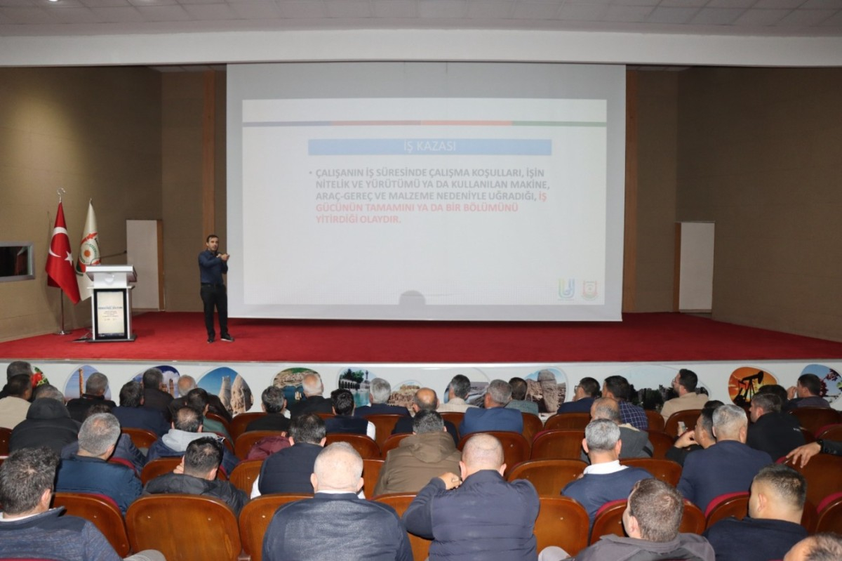 Büyükşehir Belediyesi’nden Ulaşım Personeline Eğitim Semineri