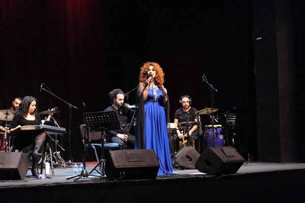 ″Dünya Sesleri Bursa'da″ konserleri Lena Chamamyan ile başladı