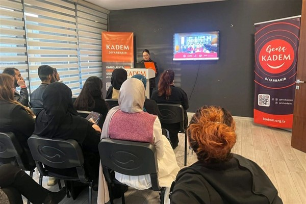 KADEM Diyarbakır İl Temsilciliği'nden Kadına Yönelik Şiddetle Mücadele Günü açıklaması