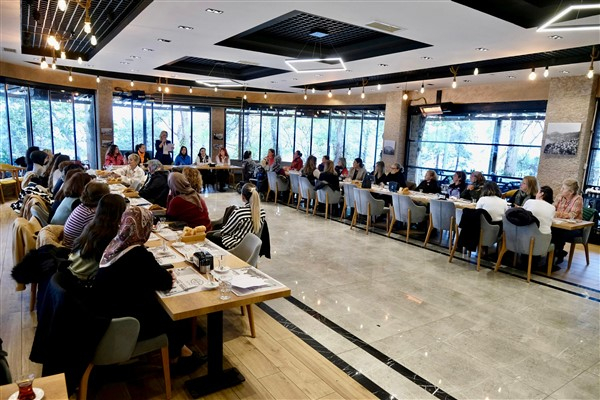 Giresun Belediyesi kadına yönelik şiddette farkındalık paneli düzenlendi