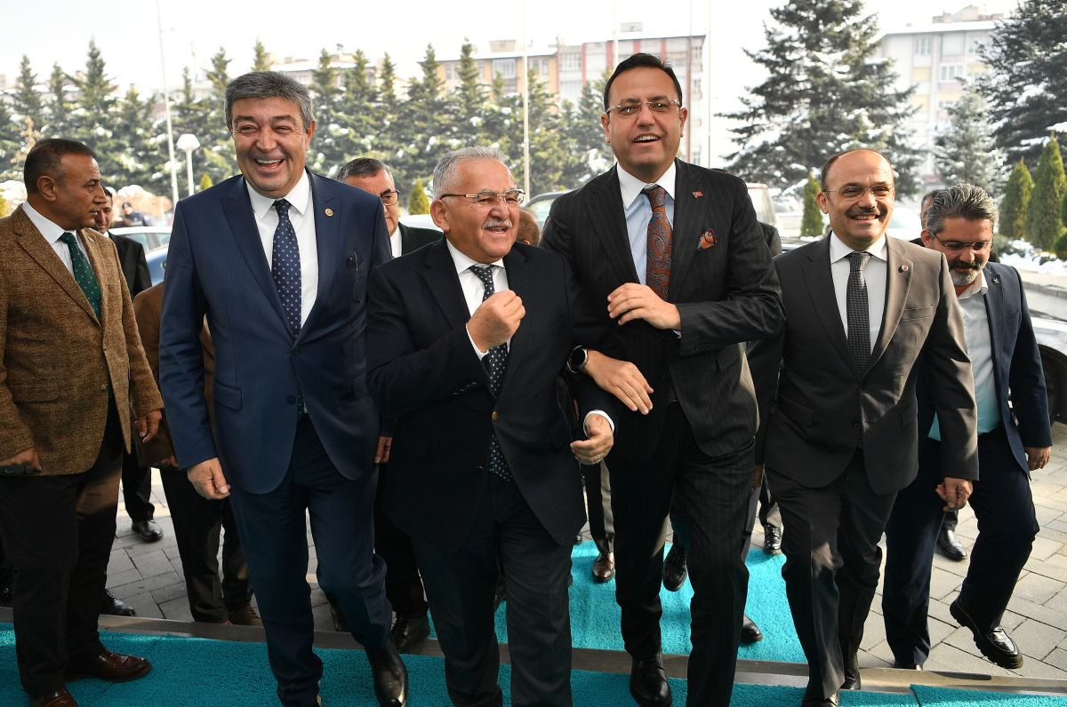 Bakan Yardımcısı Gizligider'den Başkan Büyükkılıç'a ziyaret