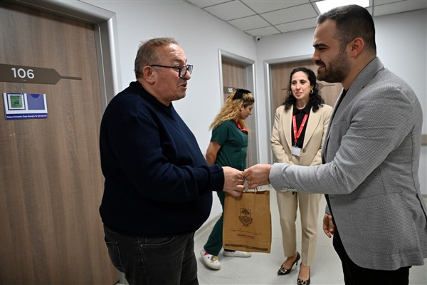 Yalova Belediyesi'nden hasta vatandaşlara ziyaret