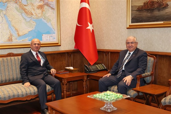 Bakan Güler, Darüsselam’a atanan Büyükelçi Gezer’i kabul etti