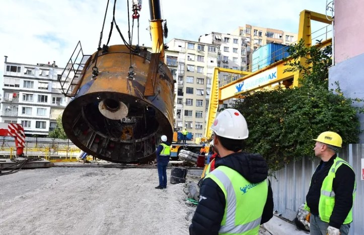 İzmir Buca'da Metro Çalışmaları Hız Kesmeden Devam Ediyor