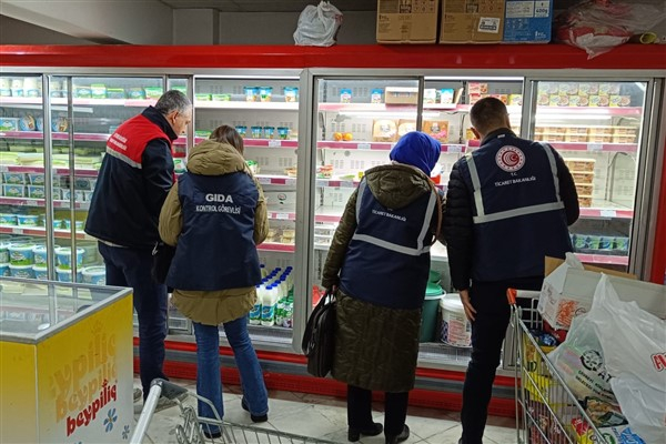 Afyonkarahisar'da haksız fiyat etiketi denetimleri sürdürülüyor