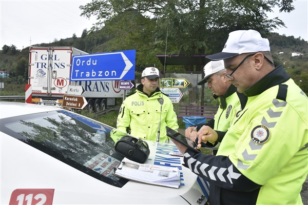 Ordu'da bir haftada 2 bin 500 araç sürücüsüne işlem yapıldı
