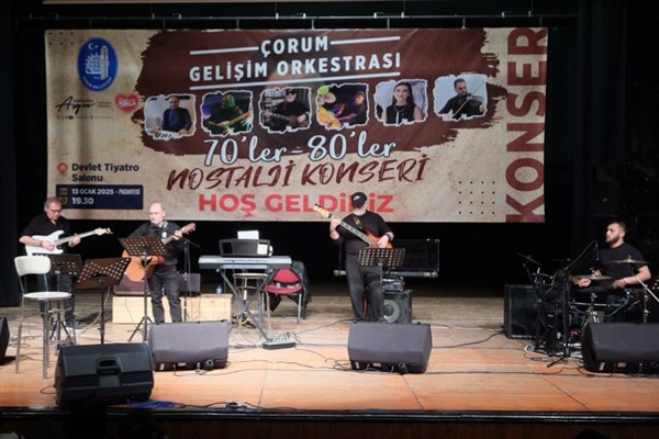 Çorum'da ″70’ler-80’ler Nostalji Konseri″ düzenlendi