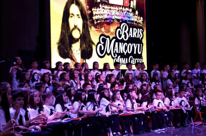 Bursa Osmangazi’de Barış Manço Şarkılarıyla Anıldı