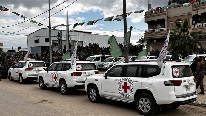 IDF: Kaçırılan 3 İsrailli Kızılhaç'a teslim edildi