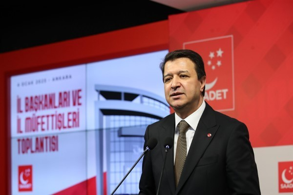 Arıkan: Malatya'da partimize yeni katılan arkadaşlarımıza rozetlerini taktık
