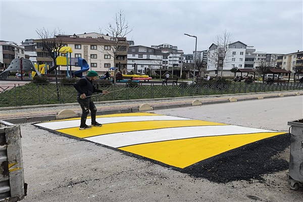 Osmangazi'de hız kesici kasis ve şerit çalışması gerçekleştirildi