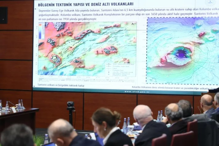 Santorini Adası’ndaki Sismik Riskler Raporlandı