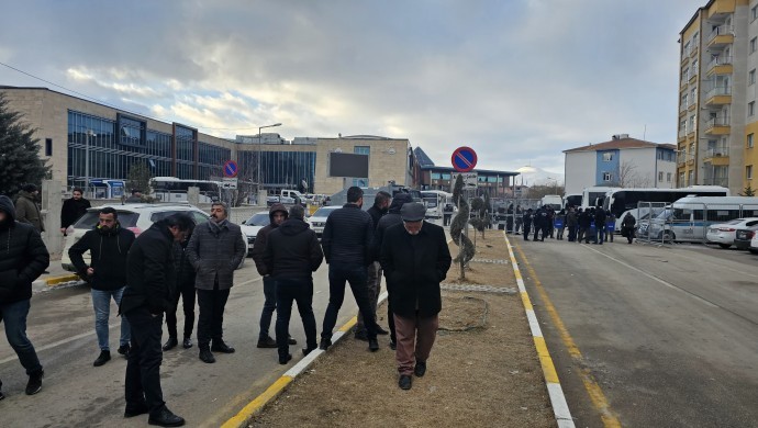 Van Büyükşehir Belediyesine kayyım atandı