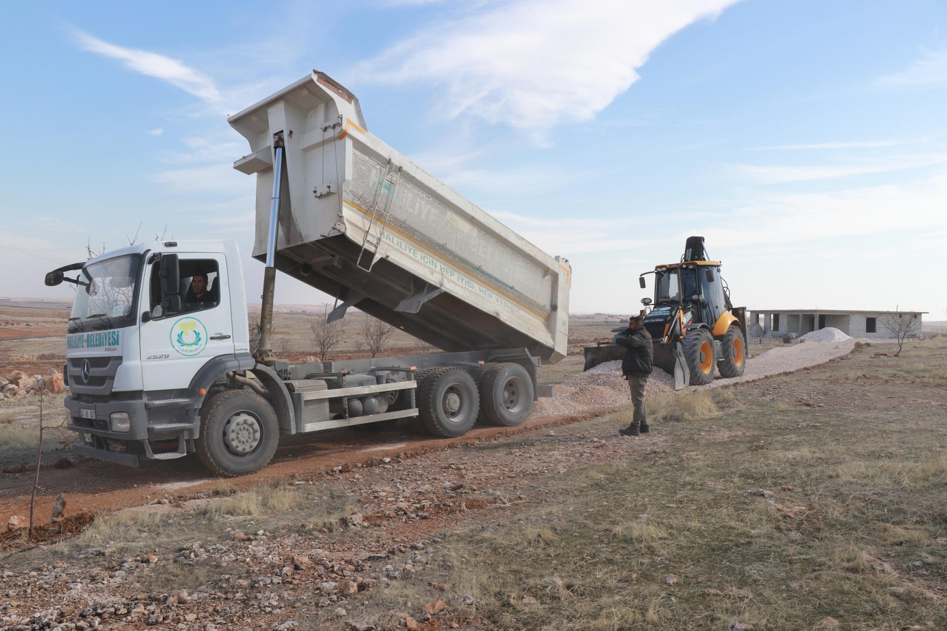 Aslanlı Kırsal Mahallesinde Yollar Artık Daha Konforlu