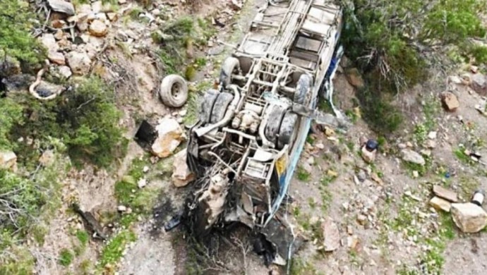 Bolivya’da otobüs kazası: En az 30 ölü