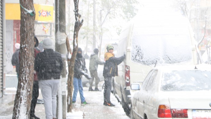 İstanbul'da kar yağışı başladı