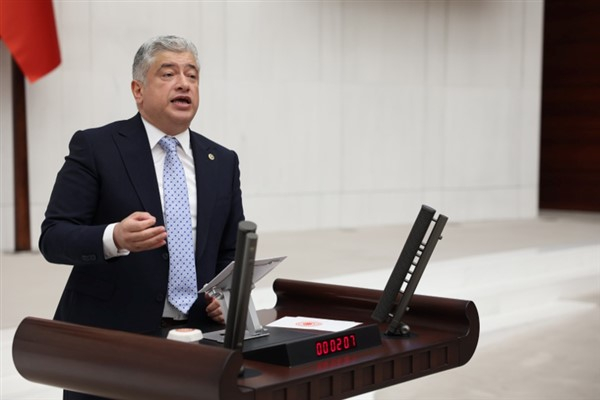 Kısacık: İstihdamın ve ihracatın lokomotifi tekstil sektörü bitiriliyor