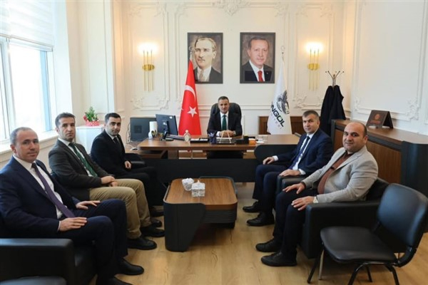 Bingöl Defterdarı Uçur, Belediye Başkan Vekili Çeçen'i ziyaret etti