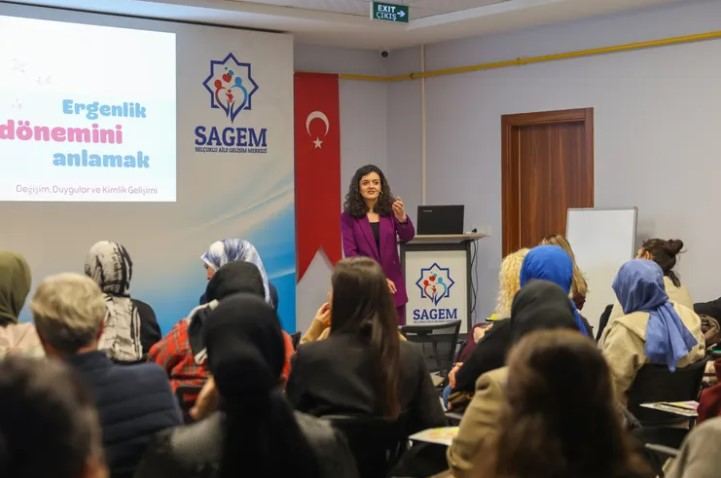 Konya Selçuklu SAGEM'den Ergenlik Semineri