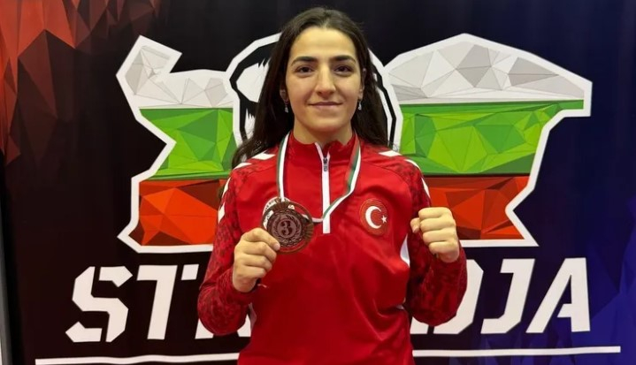 Ece Asude Ediz, Bulgaristan’dan Madalyayla Döndü