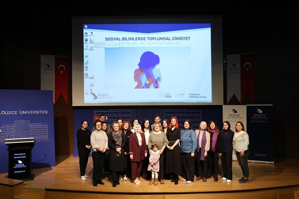 Düzce'de Toplumsal Cinsiyet Tartışmaları Sempozyumu”nun üçüncüsü düzenlendi