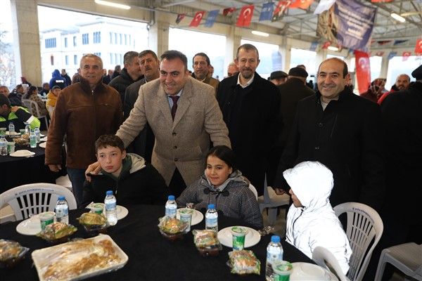 Orhaneli iftar sofrasında bir araya geldi