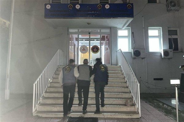 Kayapınar'da 18 yıldır cinayetten aranan şahıs yakalandı