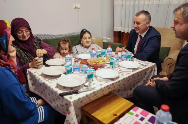 Başkan Büyükakın, Kocaeli’de Ramazan Buluşmalarını Sürdürüyor