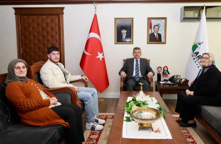 Vali Ergün, Şehit Muhammet Aydemir’in Ailesini Makamında Ağırladı