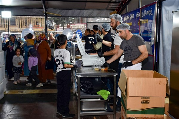 Diyarbakır'da ramazan ayında 195 bin kişiye iftar verildi
