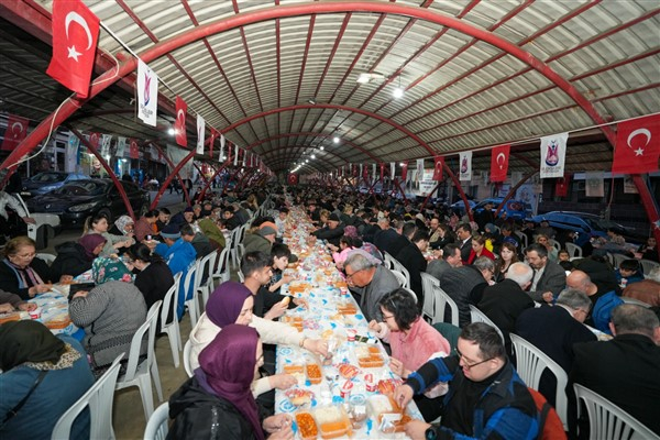 Manisa Büyükşehir’in ramazan sofraları 146 bin 800 kişiye ulaştı