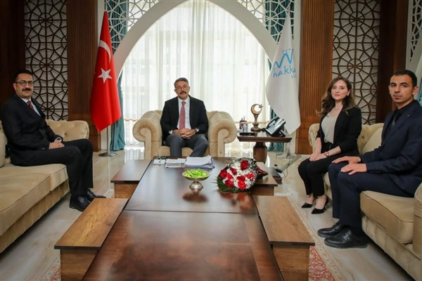 Hakkari İl Kültür ve Turizm Müdürü Ağacanoğlu, Hakkari Valisi Çelik'i ziyaret etti