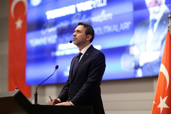 Bakan Bayraktar Bakü'de
