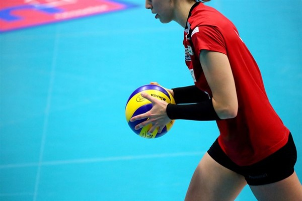 Kadınlar AXA Sigorta Kupa Voley'de ikinci finalist Eczacıbaşı Dynavit