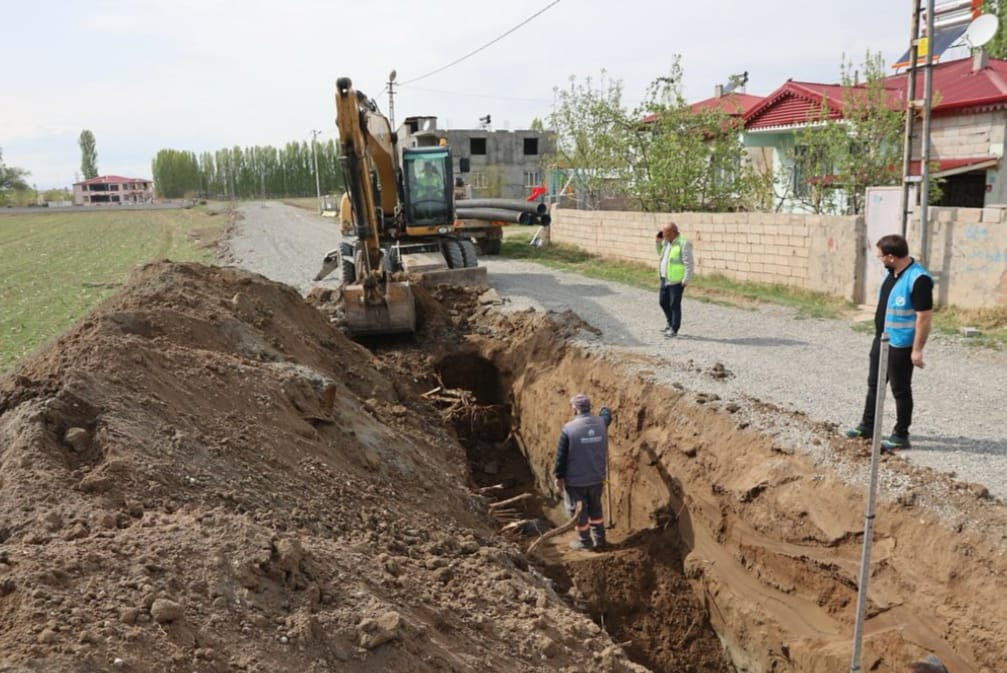 Iğdır Belediyesi'nden Söğütlü Mahallesi'ne kanalizasyon yatırımı