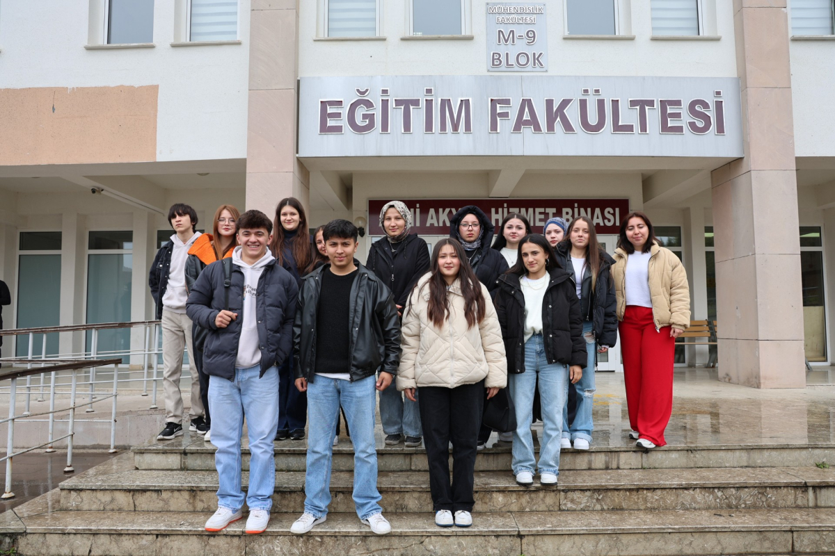 Lise öğrencilerinden Düzce Üniversitesi’ne ziyaret