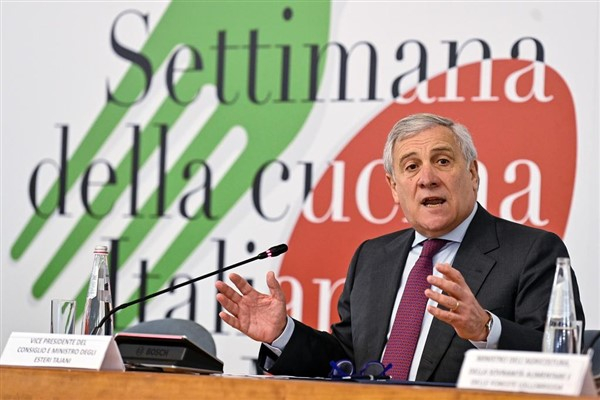 Tajani: İtalya'da kamu hesapları giderek güçleniyor