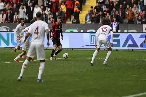 Hatayspor, Gaziantep FK'ya konuk oldu ancak maçı 2-1'lik skorla kaybetti