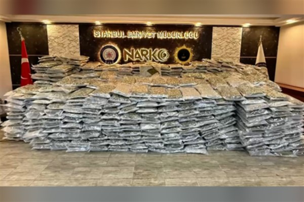 İstanbul'da 880 kilogram uyuşturucu madde ele geçirildi