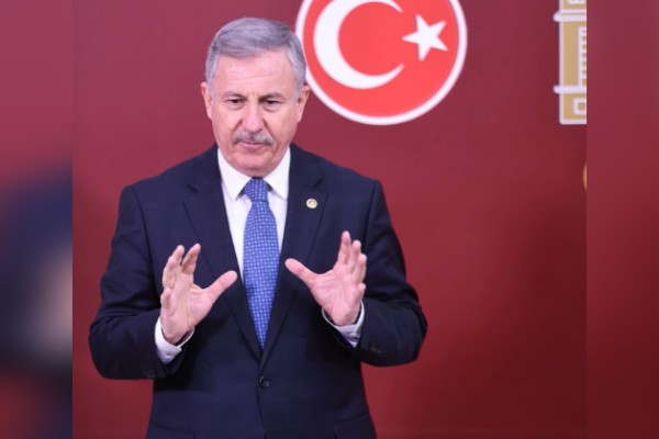 Özdağ: Don felaketi sadece mahsulü değil, umutları da kurutmuştur